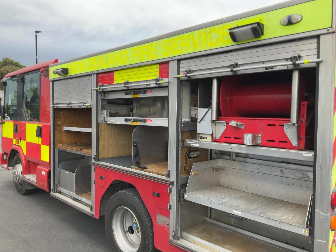 Photo '20' of DENNIS RAPIER DAGGER Fire Appliance