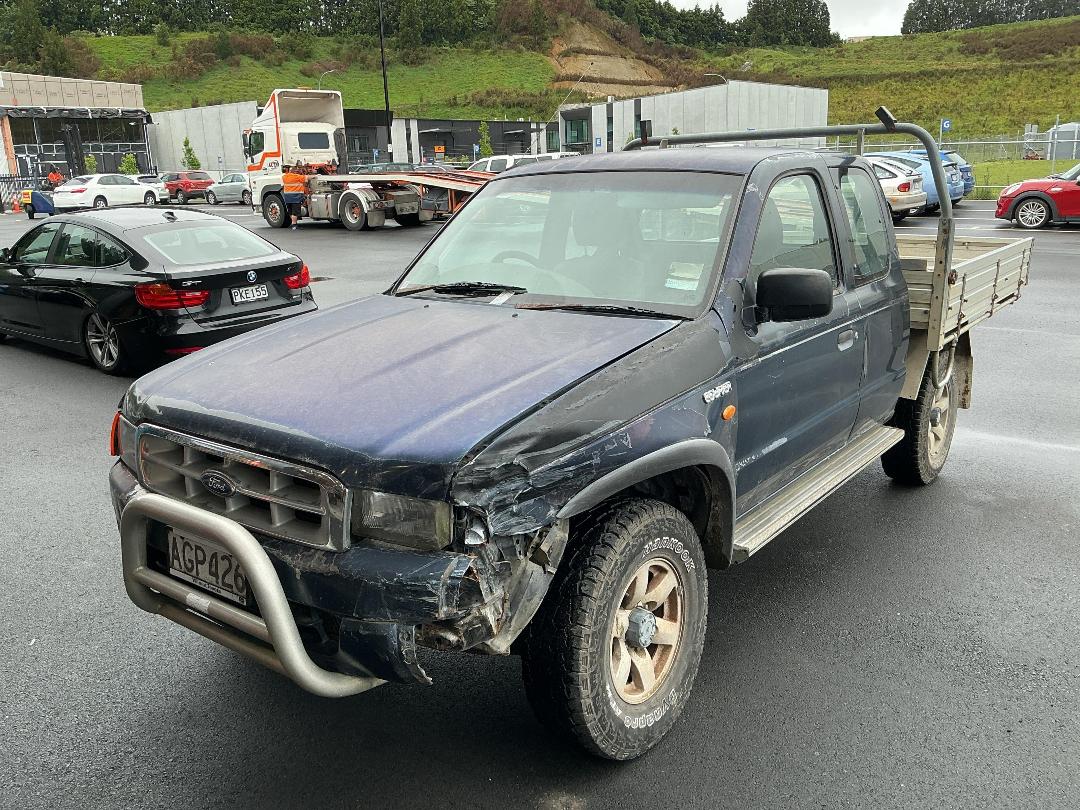 Photo '3' of Ford Courier XLT Chassis CAB Photo '3' of Ford Courier XLT Chassis CAB