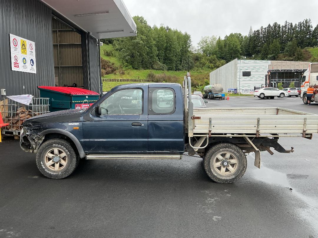 Photo '4' of Ford Courier XLT Chassis CAB Photo '4' of Ford Courier XLT Chassis CAB