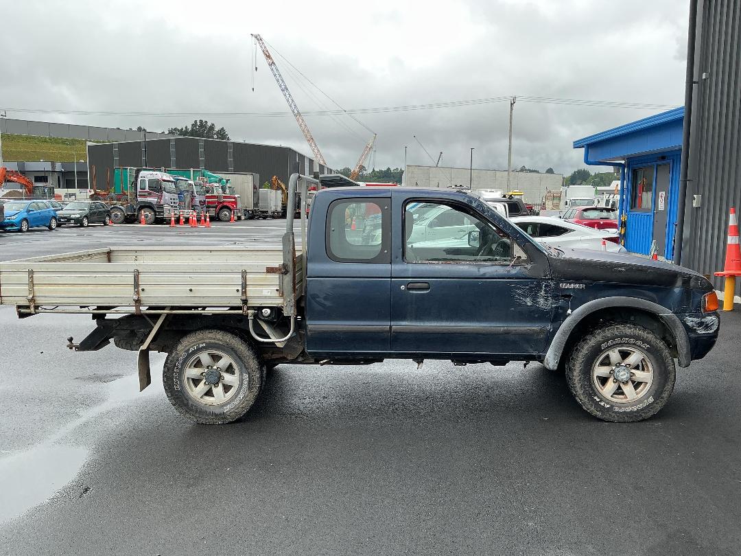Photo '5' of Ford Courier XLT Chassis CAB Photo '5' of Ford Courier XLT Chassis CAB