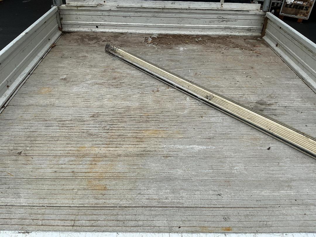 Photo '16' of Ford Courier XLT Chassis CAB Photo '16' of Ford Courier XLT Chassis CAB