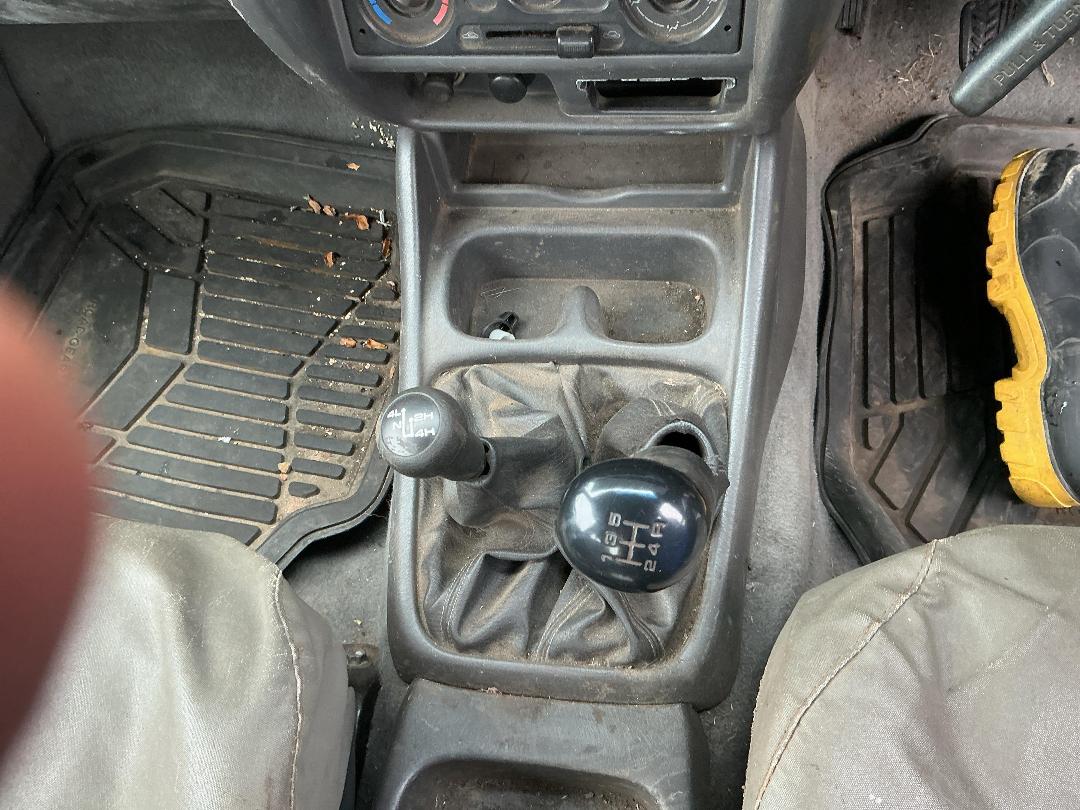 Photo '13' of Ford Courier XLT Chassis CAB Photo '13' of Ford Courier XLT Chassis CAB