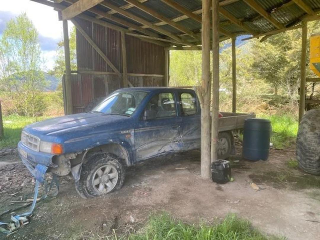 Photo '5' of Ford Courier XLT Chassis CAB