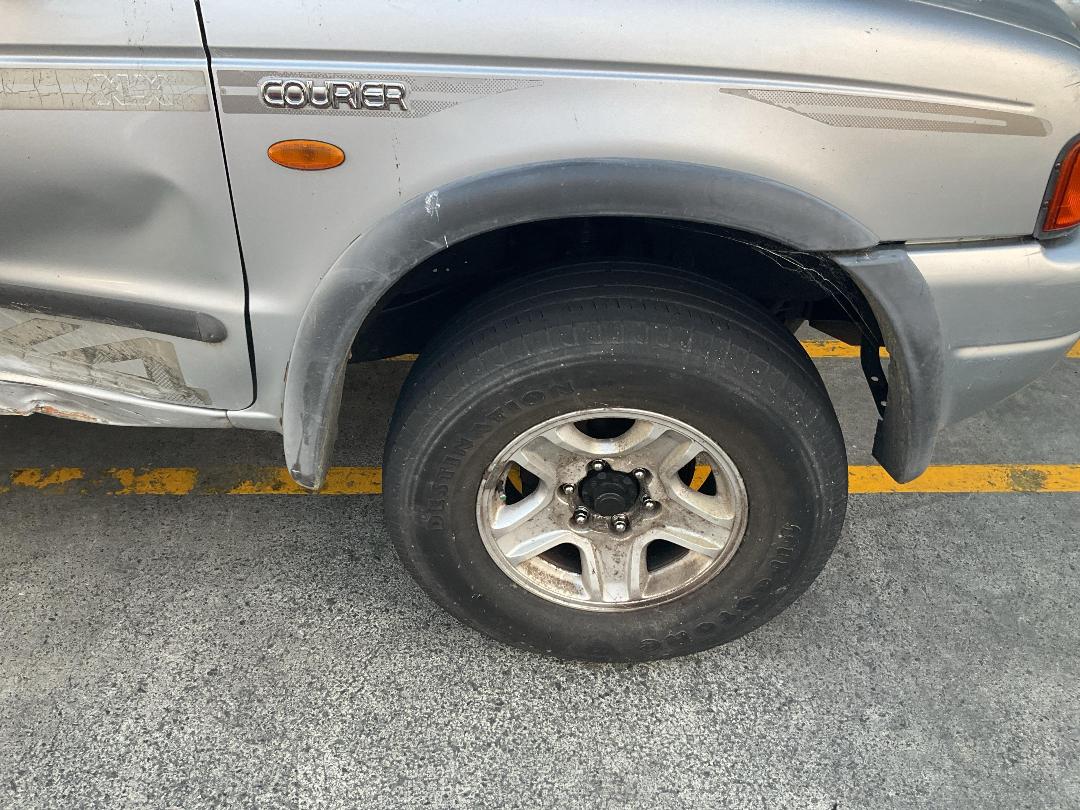 Photo '17' of Ford Courier XLX Crew CAB