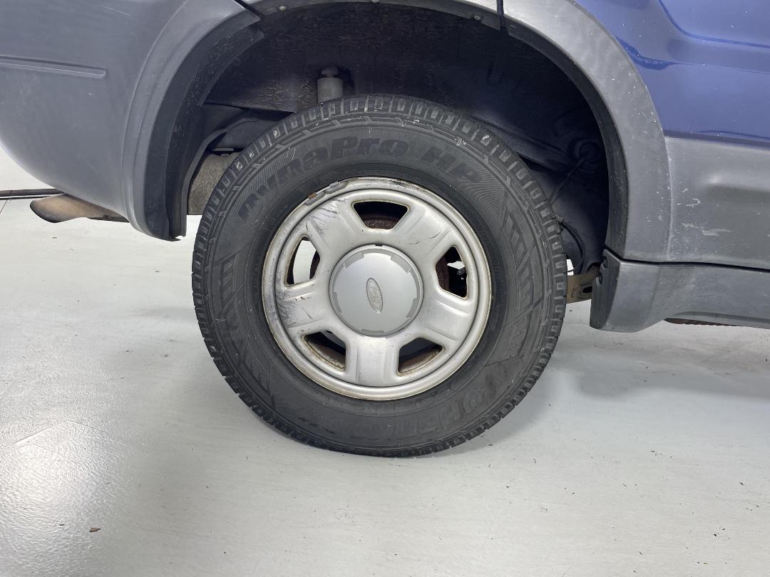 Photo '12' of Ford Escape