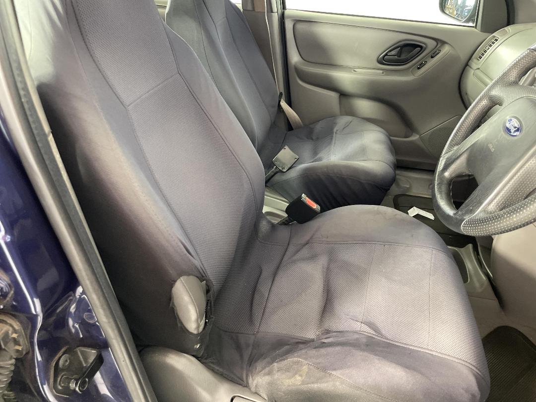 Photo '16' of Ford Escape