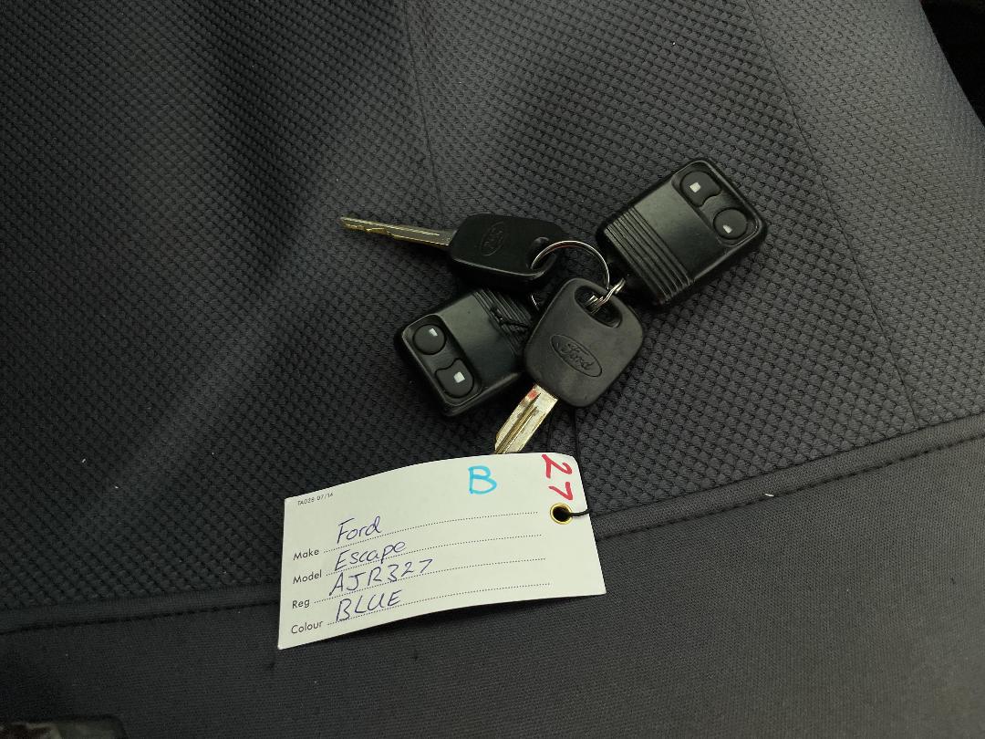 Photo '22' of Ford Escape