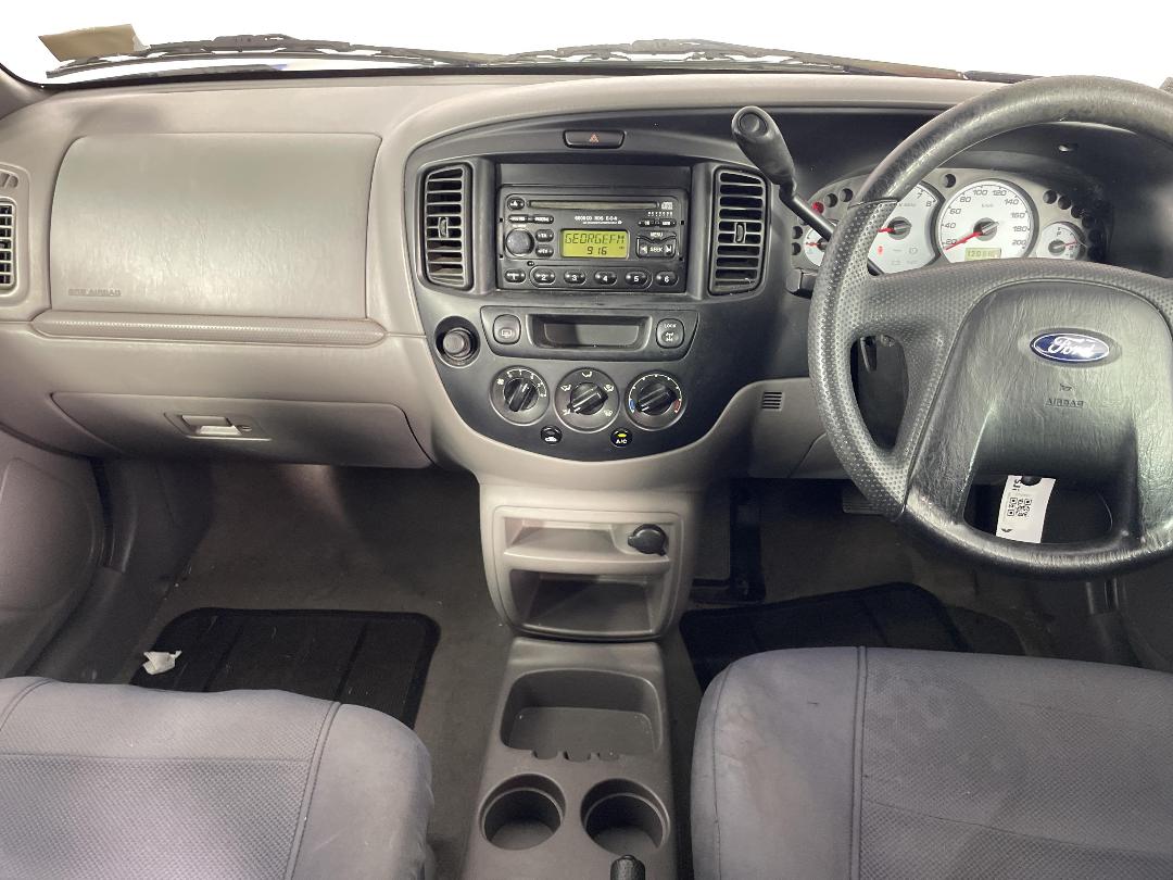 Photo '18' of Ford Escape