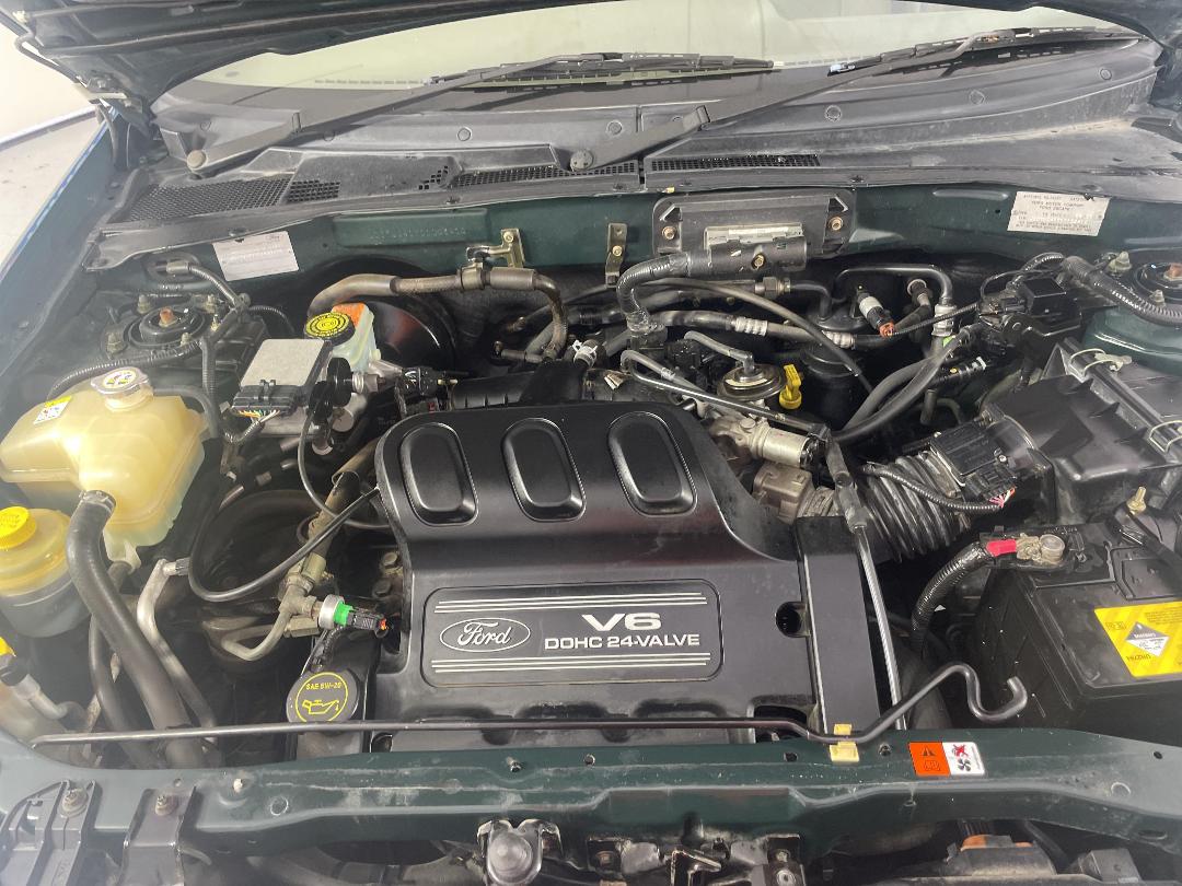 Photo '13' of Ford Escape