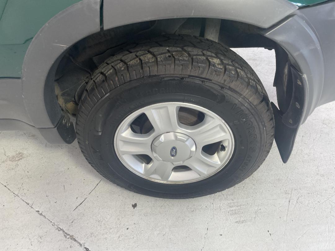 Photo '11' of Ford Escape