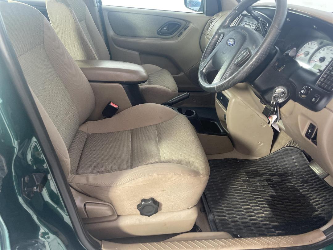 Photo '16' of Ford Escape