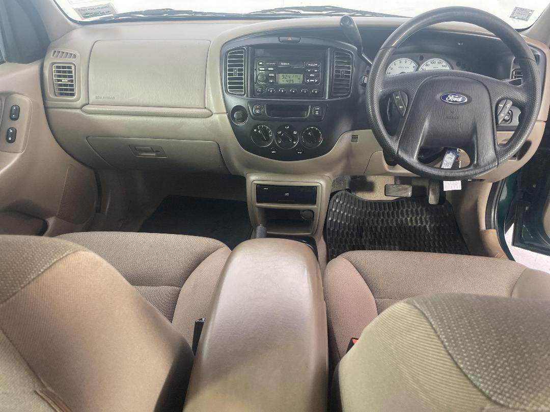 Photo '17' of Ford Escape