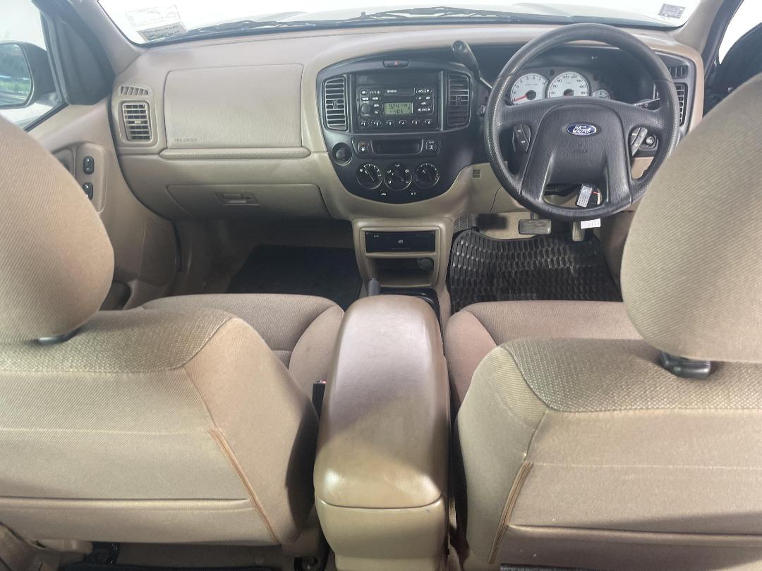 Photo '18' of Ford Escape