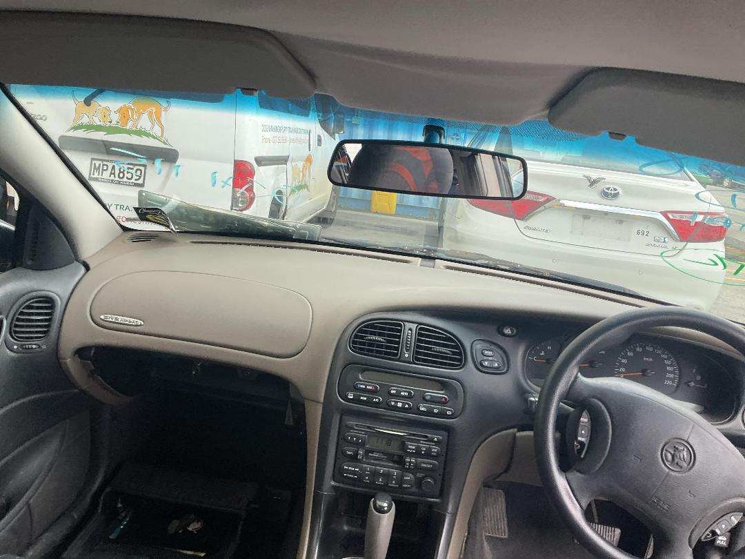 Photo '21' of Holden Berlina V6 Photo '21' of Holden Berlina V6