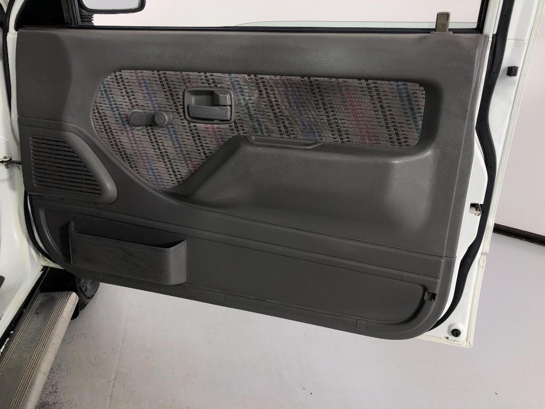 Photo '13' of Holden Rodeo 4X2 V6 LX Space W/S