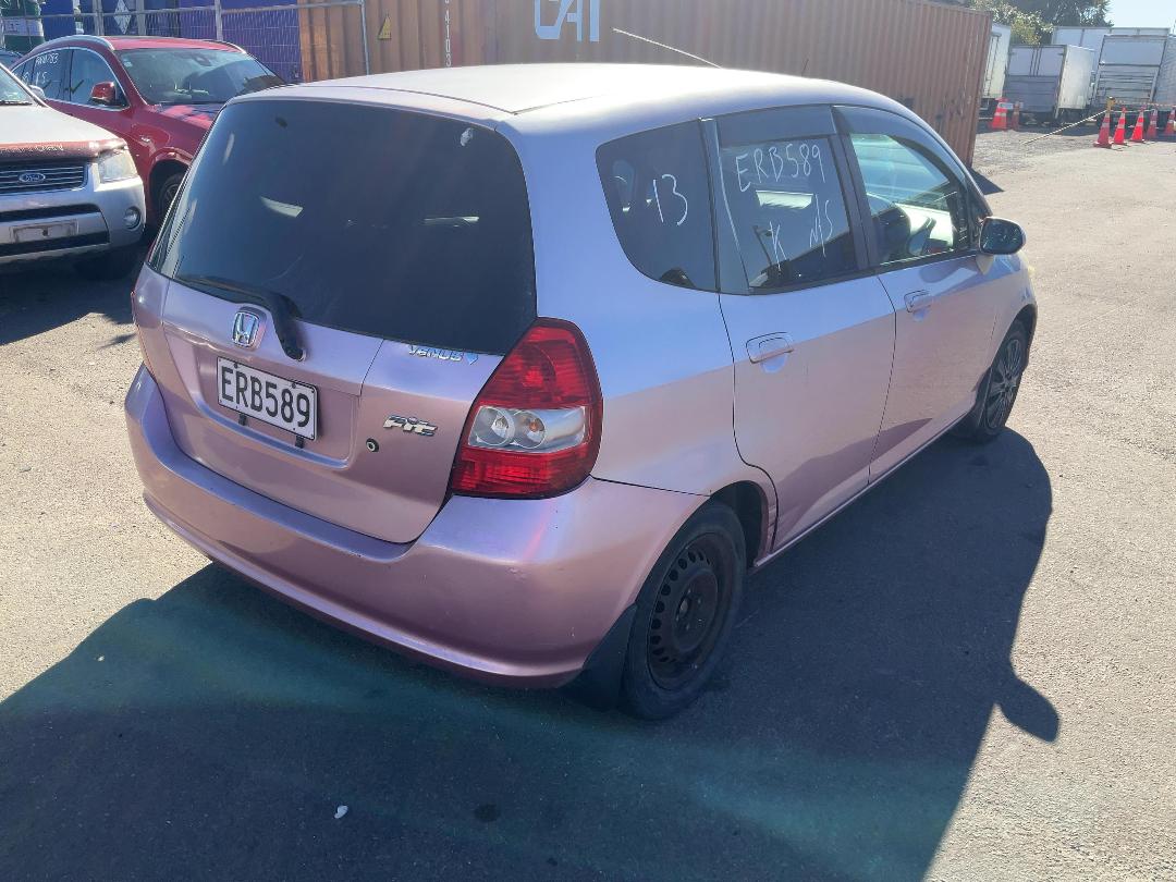 Photo '6' of Honda Fit Photo '6' of Honda Fit