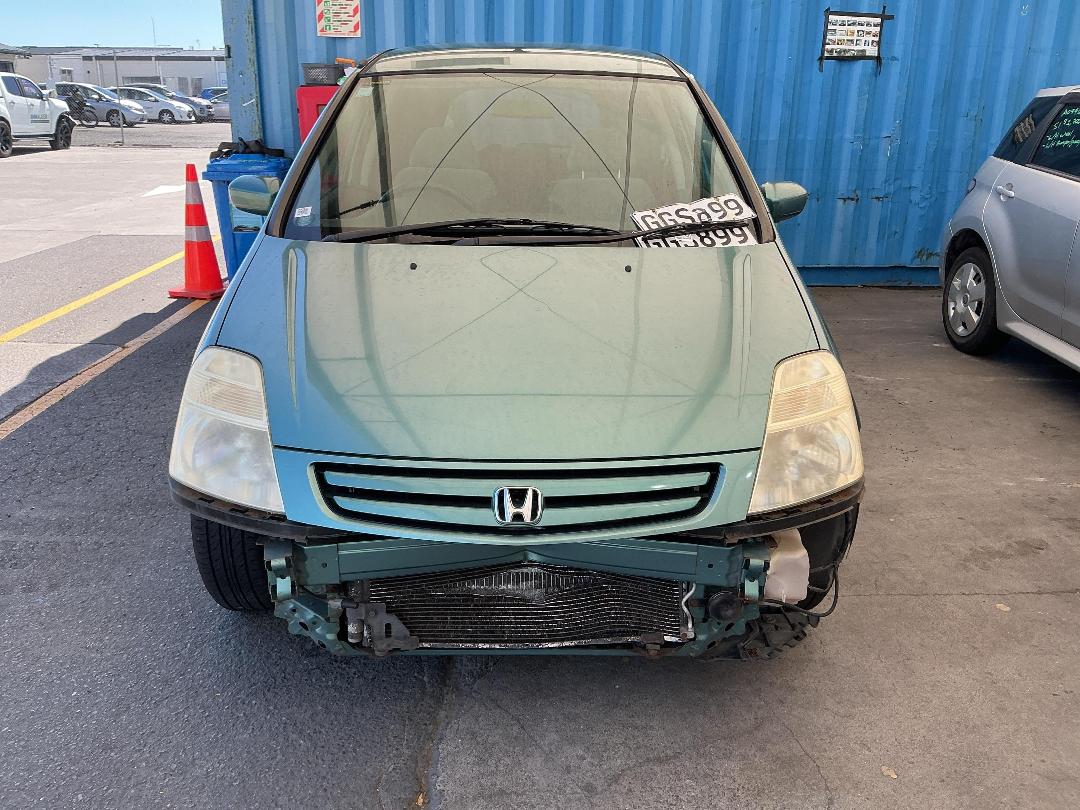 Photo '5' of Honda Stream 2000 Photo '5' of Honda Stream 2000