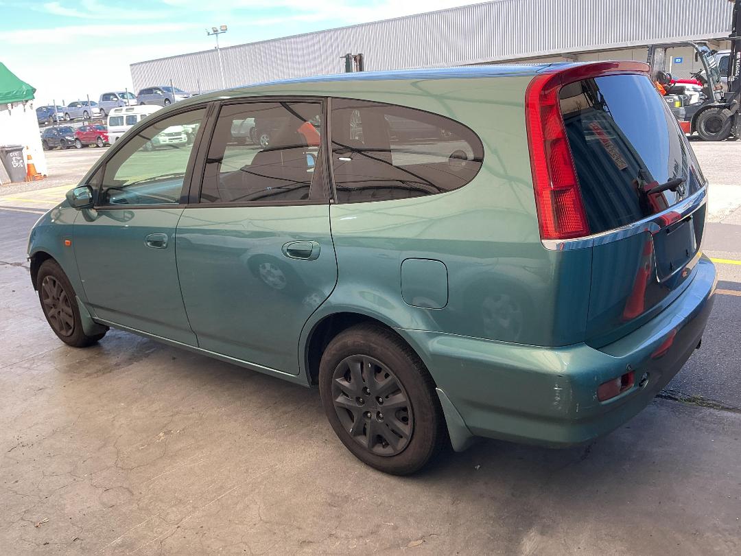 Photo '14' of Honda Stream 2000 Photo '14' of Honda Stream 2000