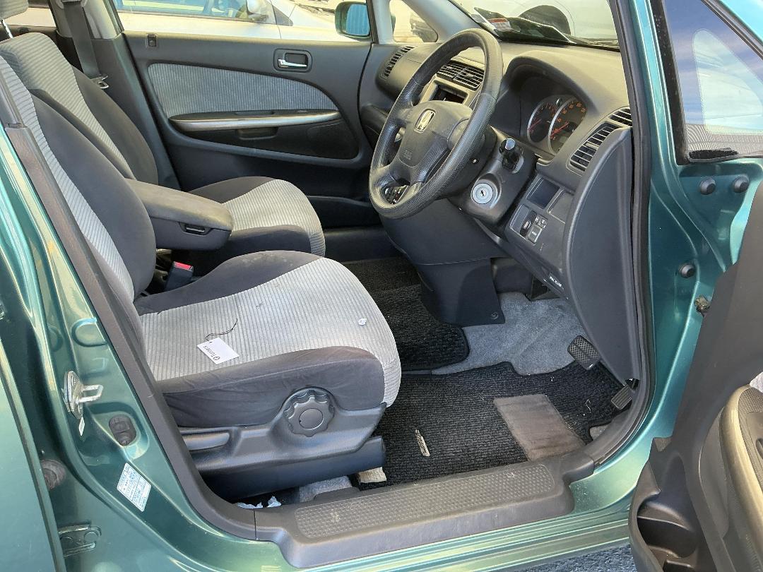 Photo '23' of Honda Stream 2000 Photo '23' of Honda Stream 2000