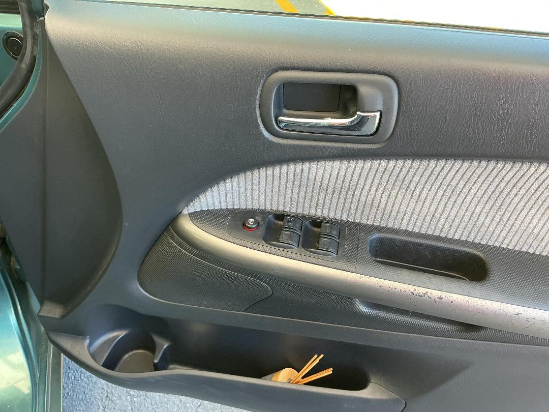 Photo '25' of Honda Stream 2000 Photo '25' of Honda Stream 2000