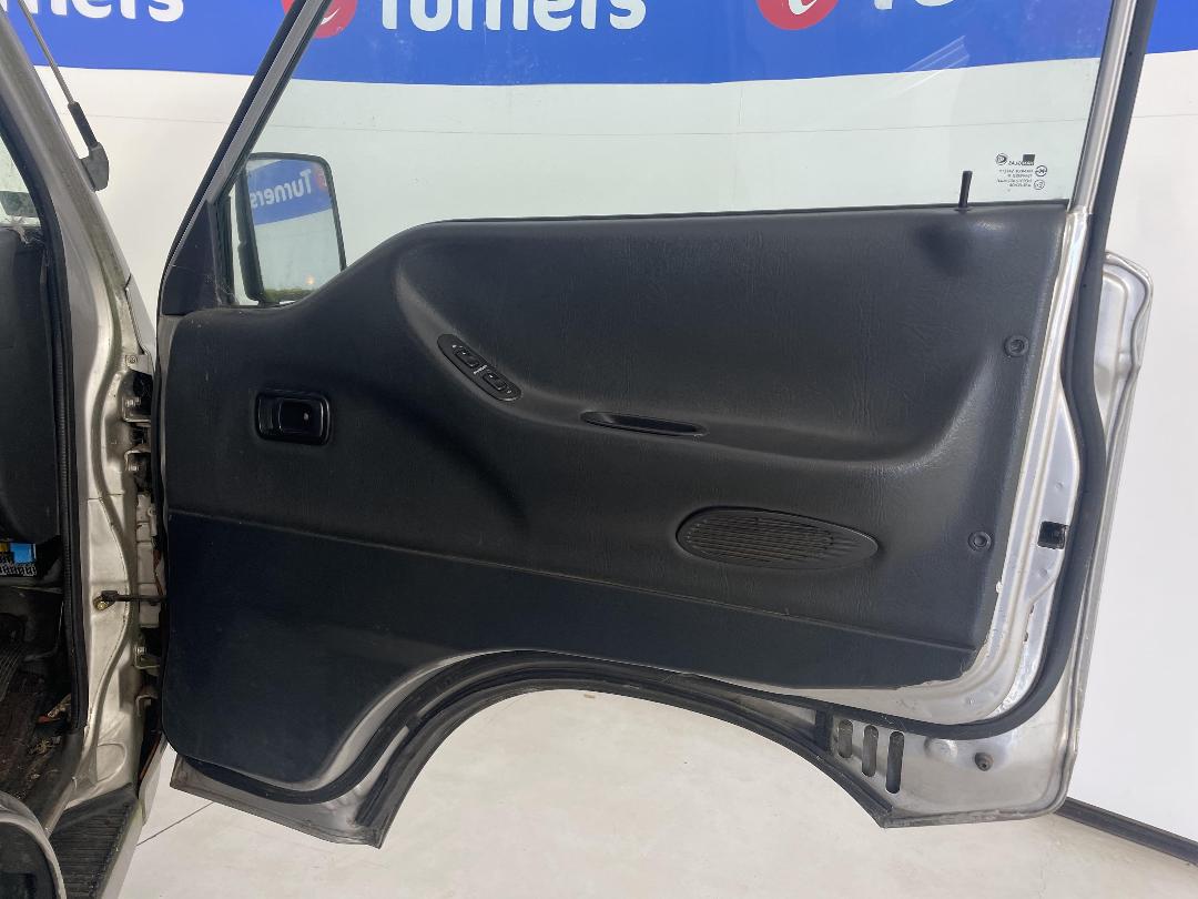 Photo '11' of Hyundai H100