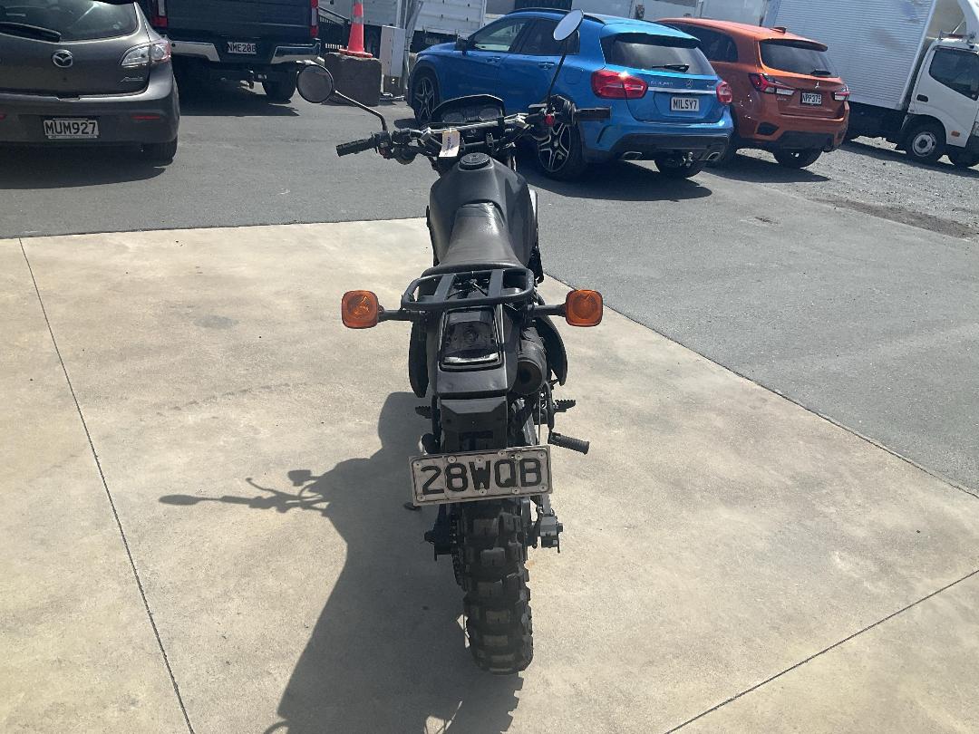 Photo '4' of Kawasaki KL 250D18