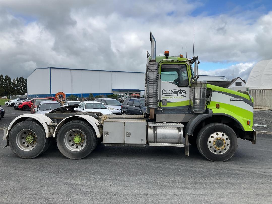 Photo '4' of Kenworth T800 Tractor Unit