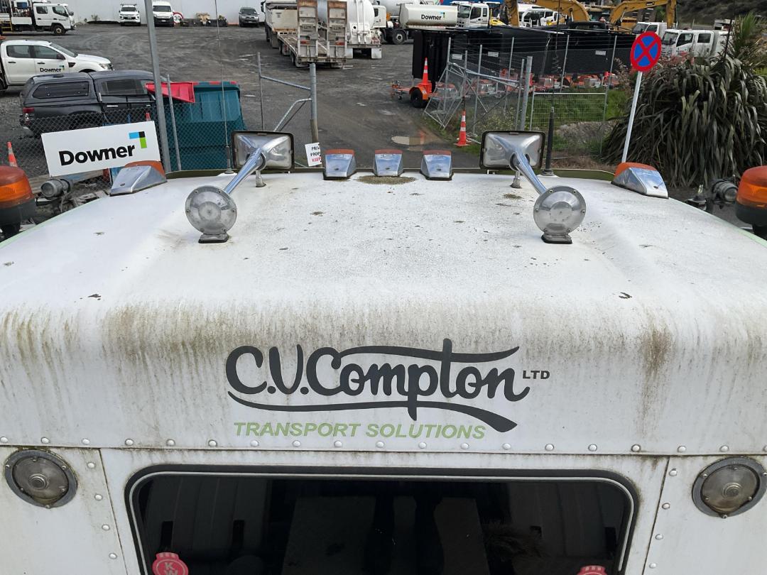 Photo '33' of Kenworth T800 Tractor Unit