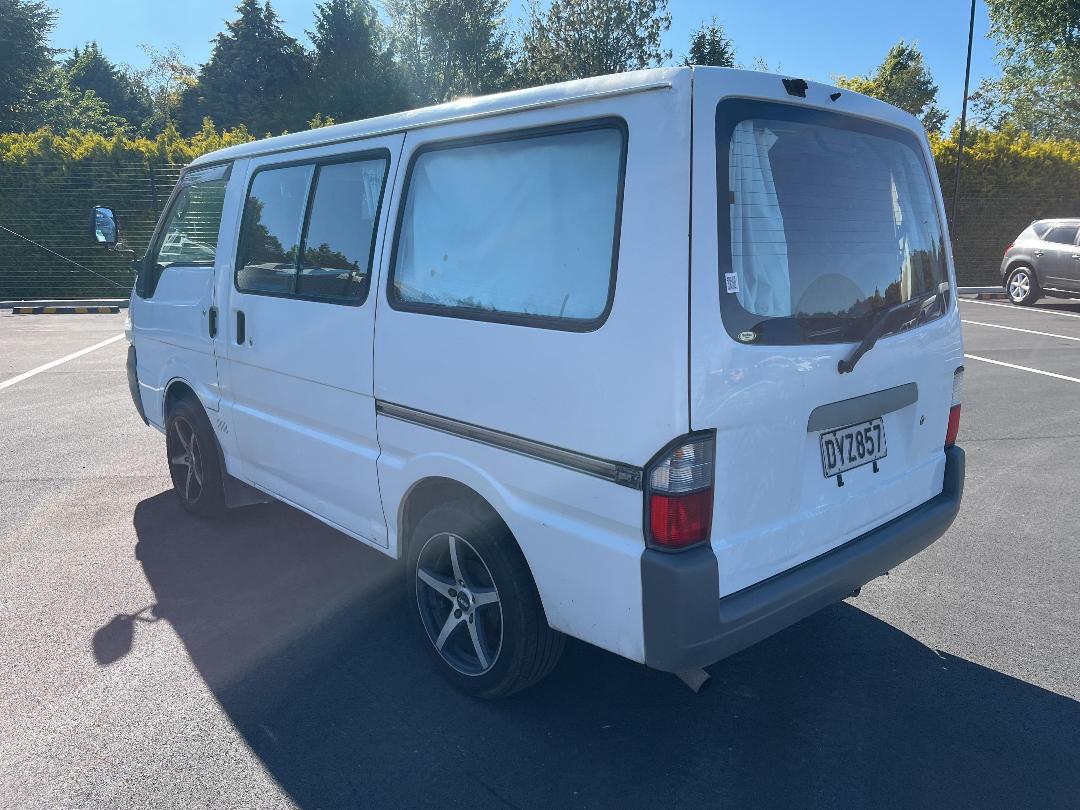 Photo '4' of Mazda Bongo