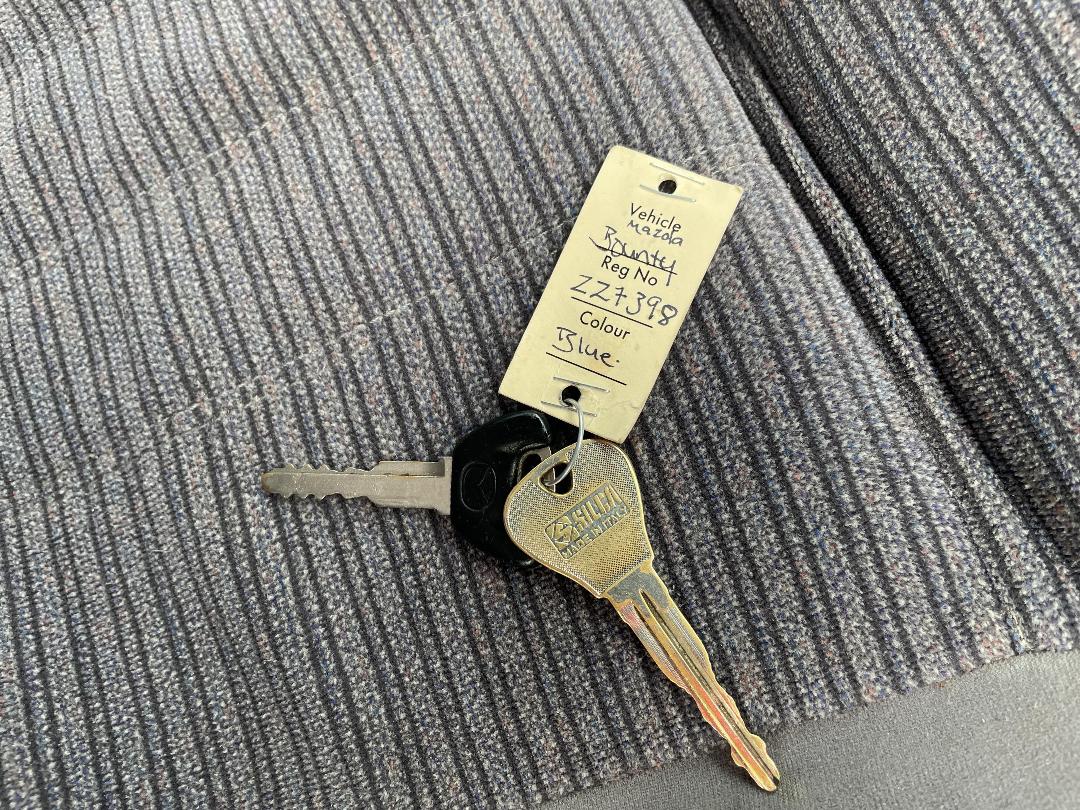 Photo '19' of Mazda Bounty CAB Plus W/S TD