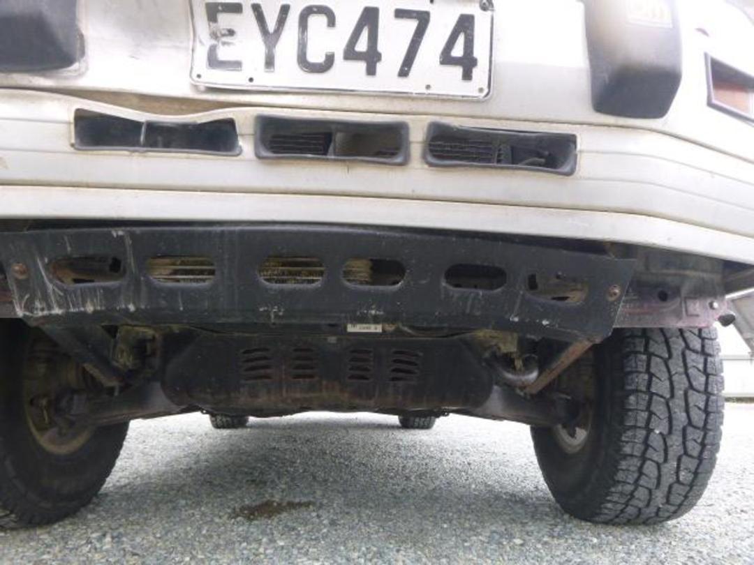 Photo '32' of Mazda Bounty DBL CAB W/S TD