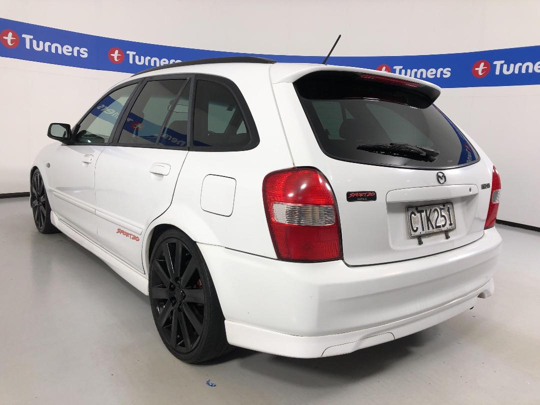 Photo '5' of Mazda Familia Photo '5' of Mazda Familia