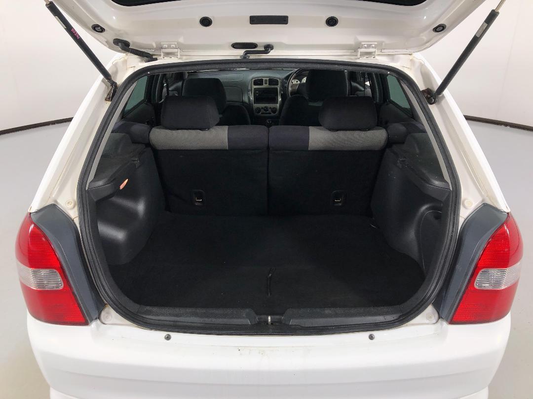 Photo '14' of Mazda Familia Photo '14' of Mazda Familia