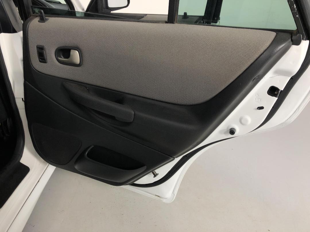 Photo '19' of Mazda Familia Photo '19' of Mazda Familia