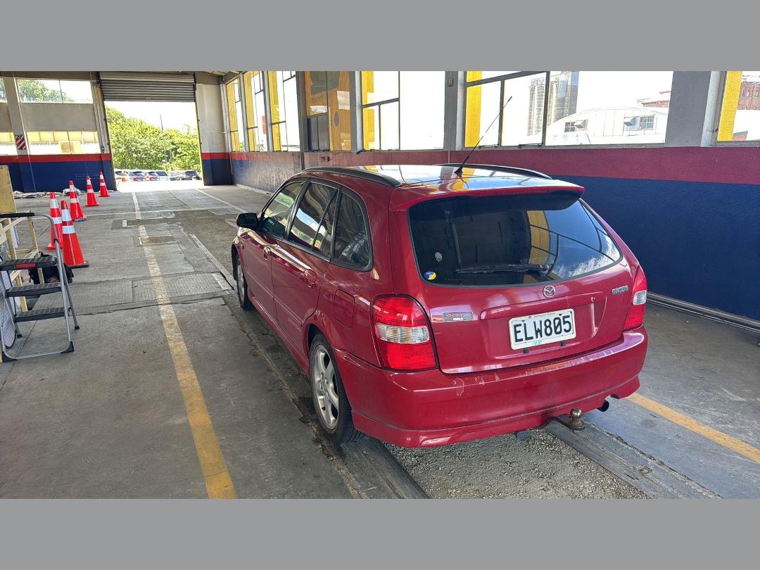 Photo '3' of Mazda Familia Photo '3' of Mazda Familia