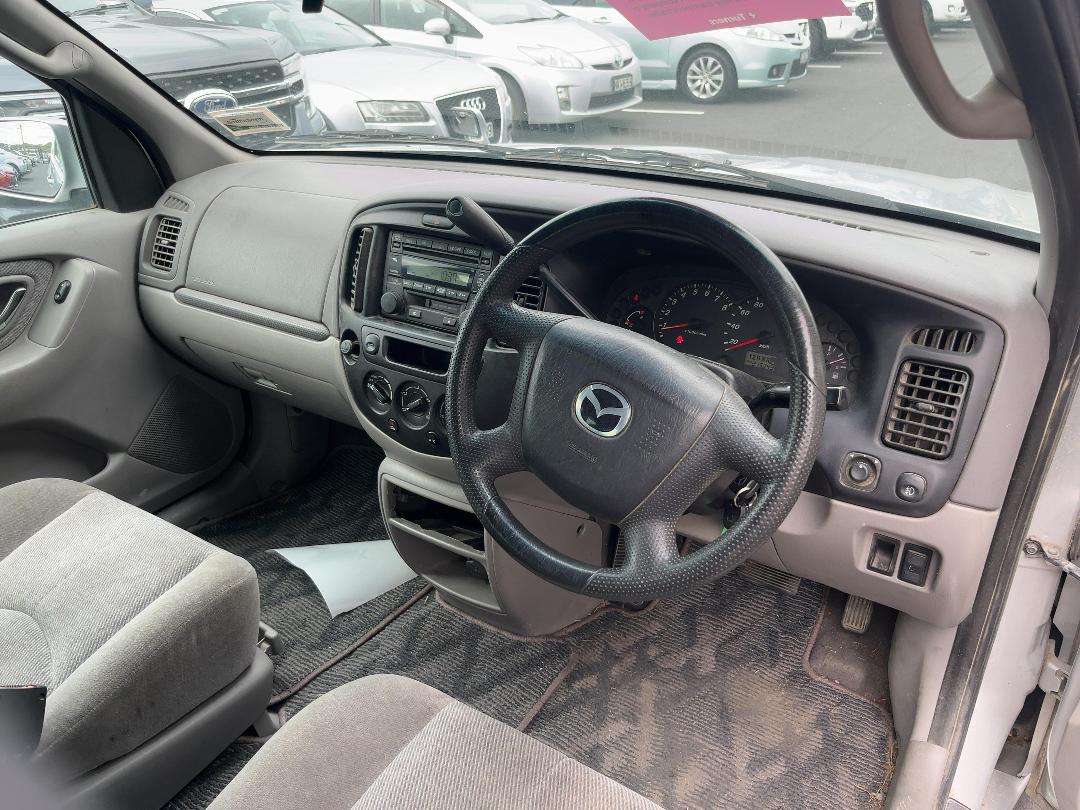 Photo '13' of Mazda Tribute