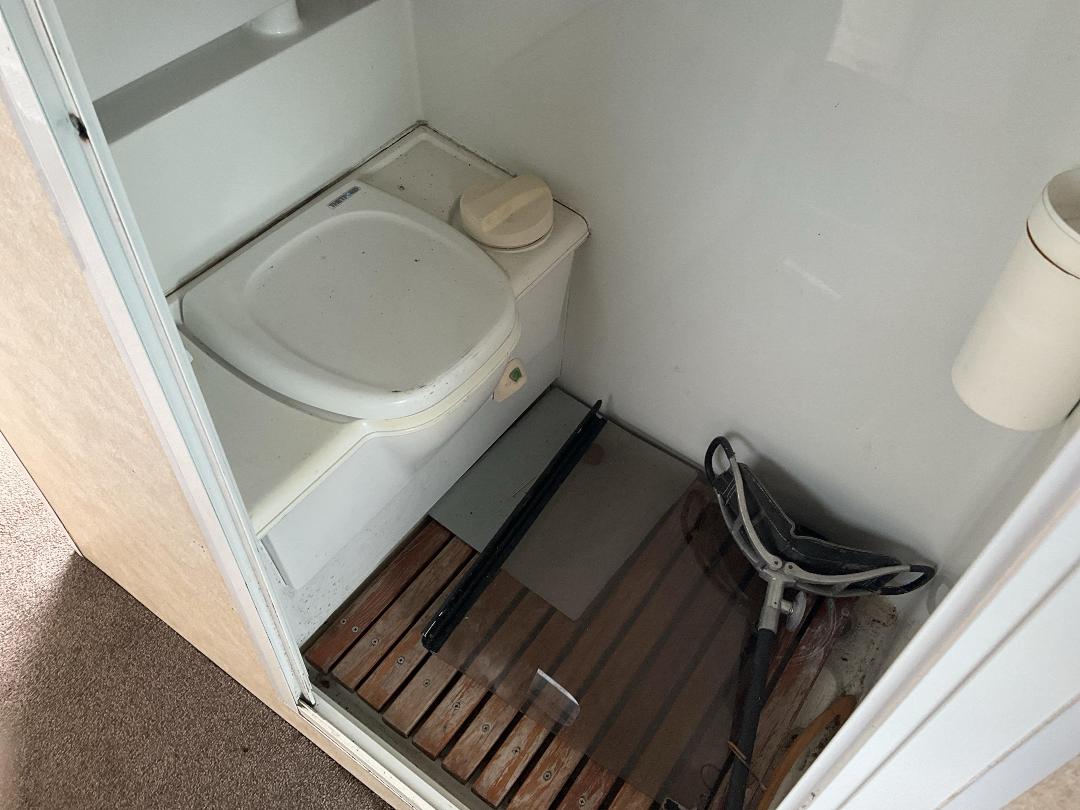 Photo '19' of Mercedes-Benz Sprinter 308CDI 3550 Chassis Motorhome