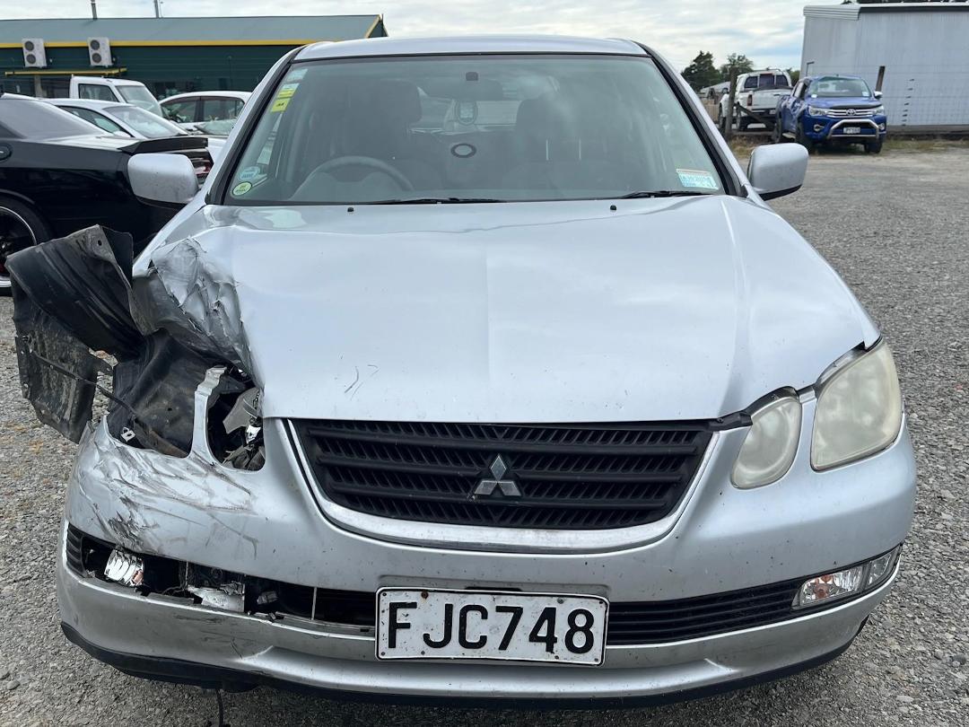 Photo '2' of Mitsubishi Airtrek