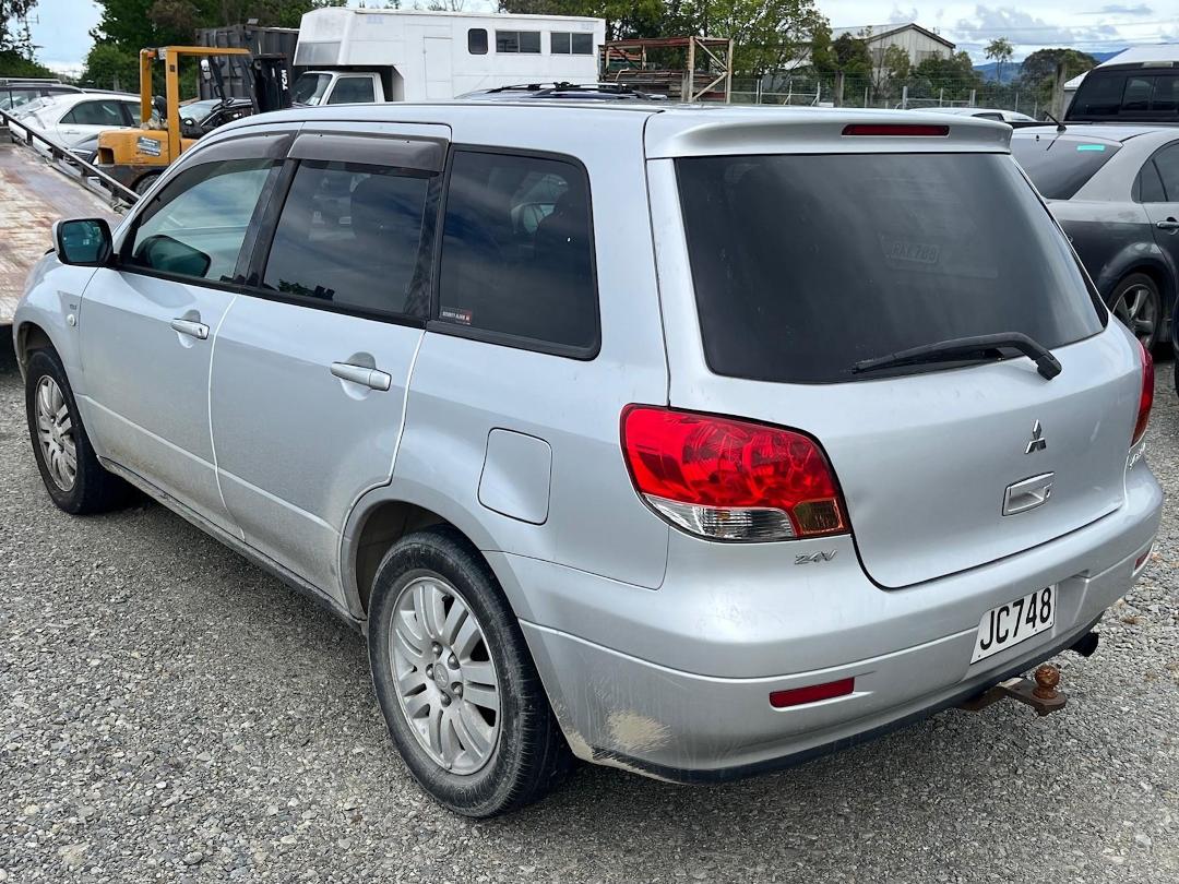 Photo '4' of Mitsubishi Airtrek