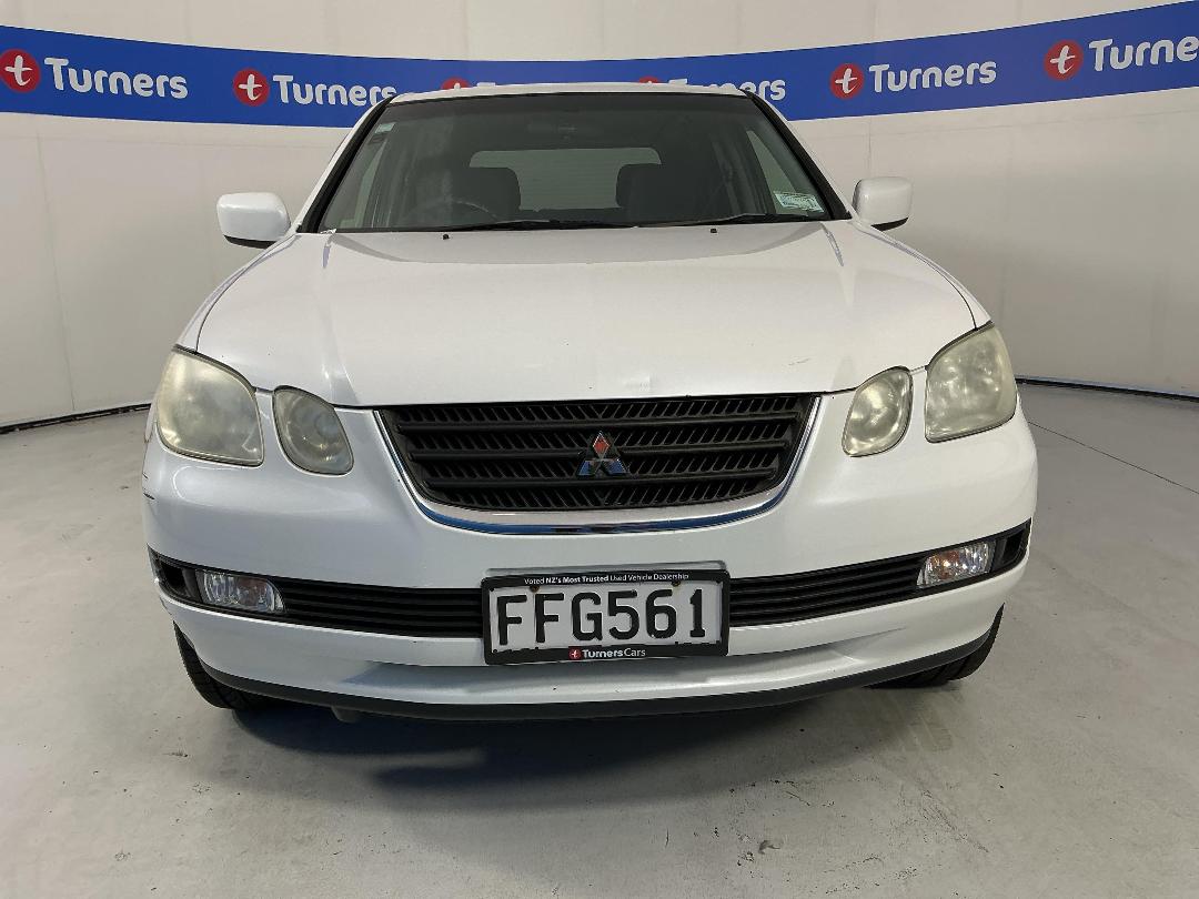 Photo '2' of Mitsubishi Airtrek Photo '2' of Mitsubishi Airtrek