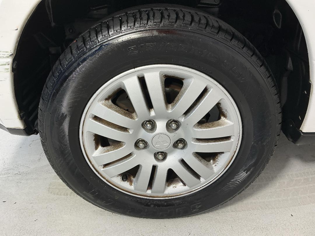 Photo '8' of Mitsubishi Airtrek Photo '8' of Mitsubishi Airtrek