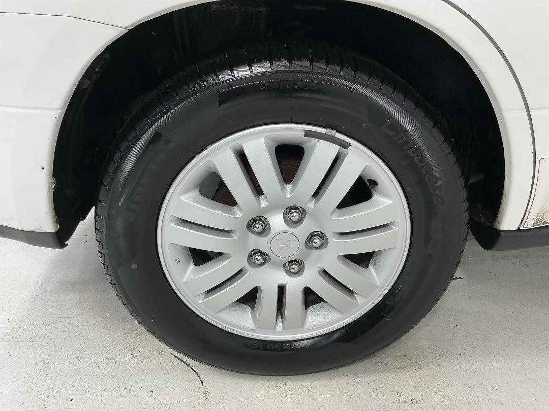 Photo '10' of Mitsubishi Airtrek Photo '10' of Mitsubishi Airtrek