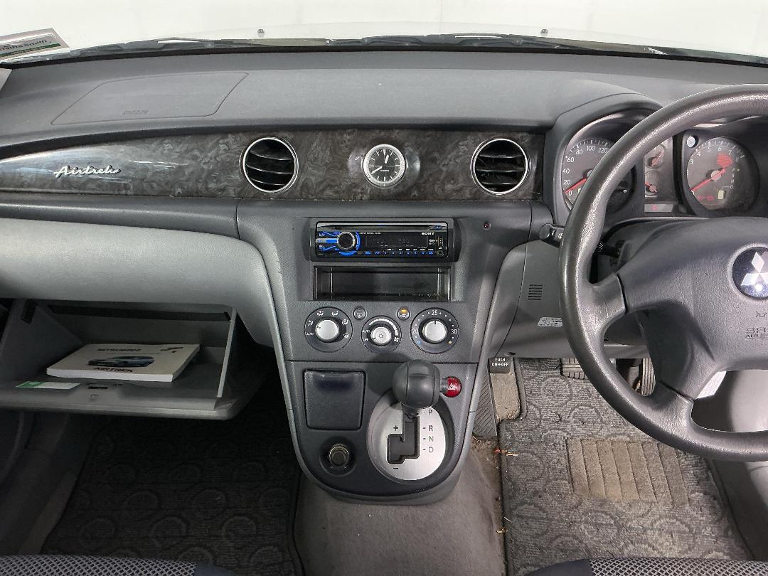 Photo '16' of Mitsubishi Airtrek Photo '16' of Mitsubishi Airtrek