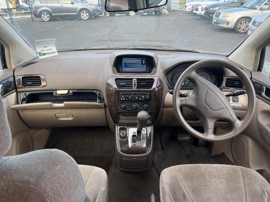 Photo '14' of Mitsubishi Chariot Grandis