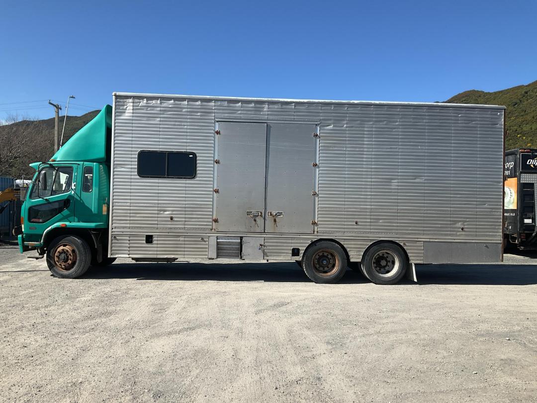 Photo '8' of Mitsubishi Fighter FU255R2 Motorhome Photo '8' of Mitsubishi Fighter FU255R2 Motorhome