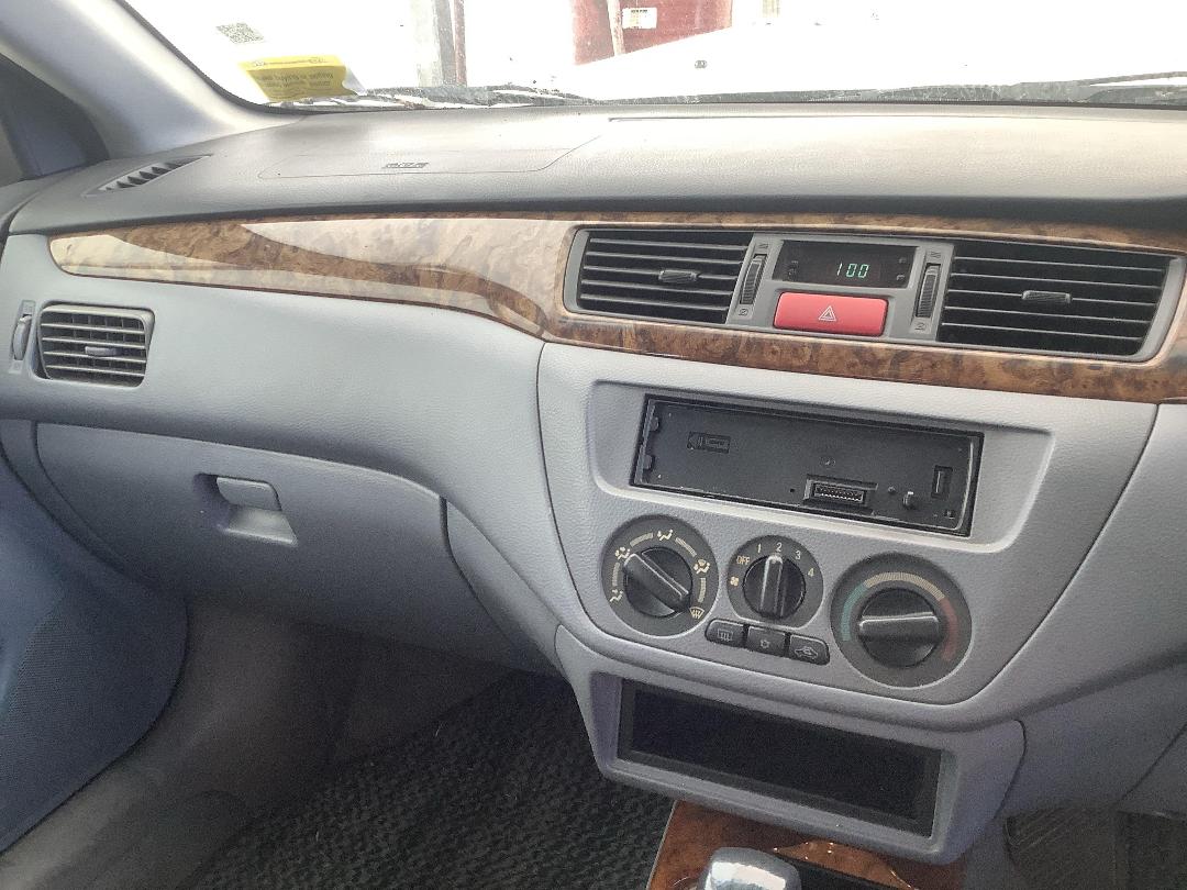 Photo '15' of Mitsubishi Lancer