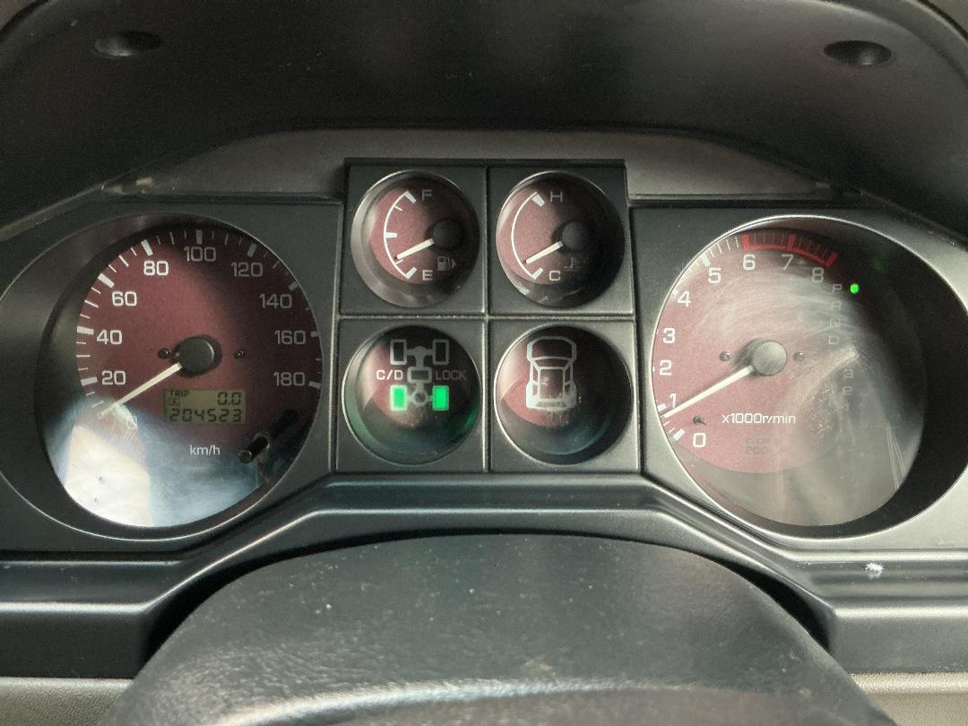 Photo '21' of Mitsubishi Pajero