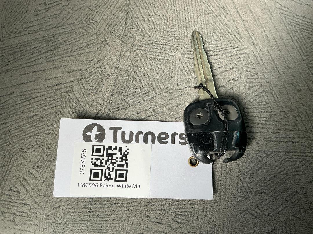 Photo '22' of Mitsubishi Pajero