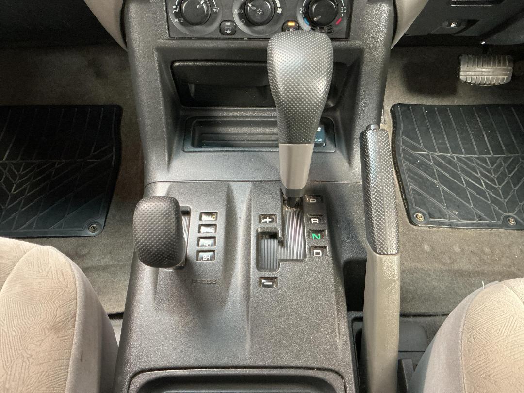 Photo '23' of Mitsubishi Pajero