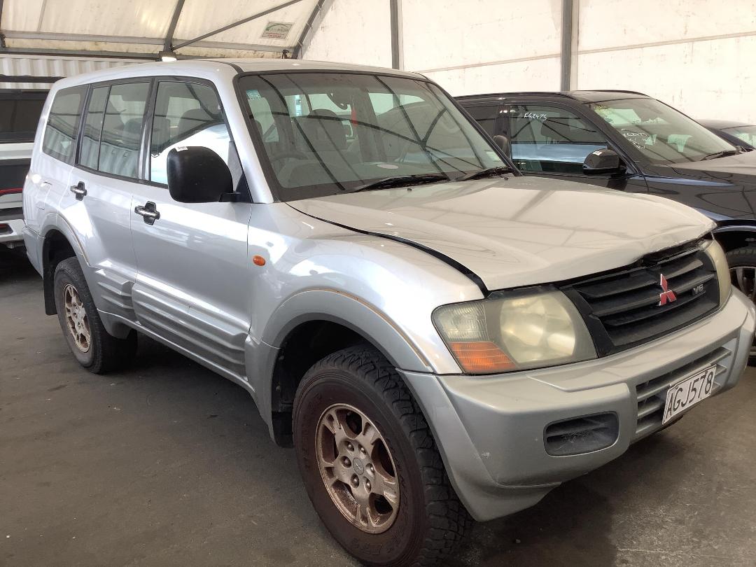 Photo '4' of Mitsubishi Pajero LWB GLS Photo '4' of Mitsubishi Pajero LWB GLS